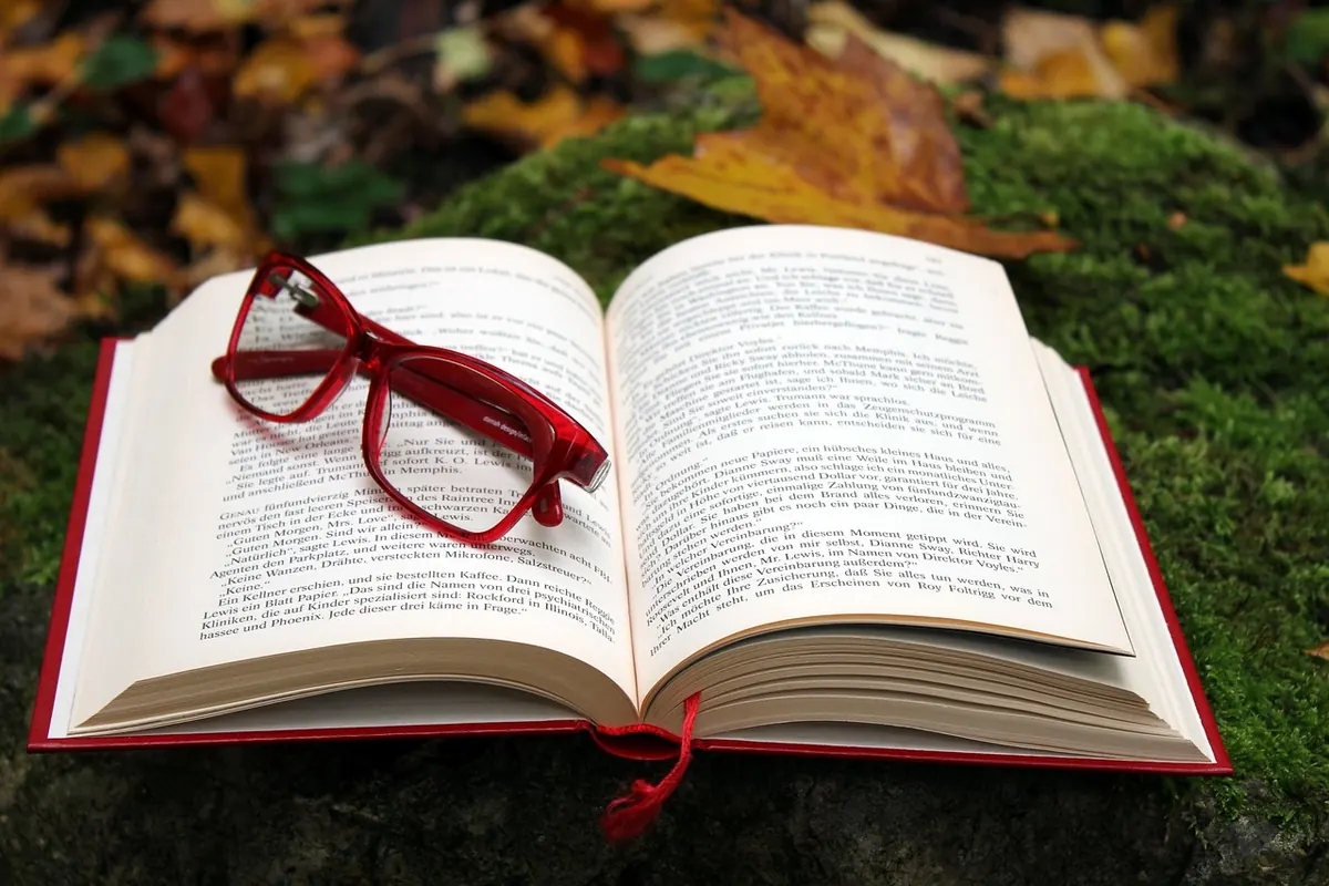 Autumn Reading List: 10 Cosy Books for Darker Evenings